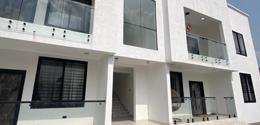 Two bedroom apartment for rent at Adjiringanor 
