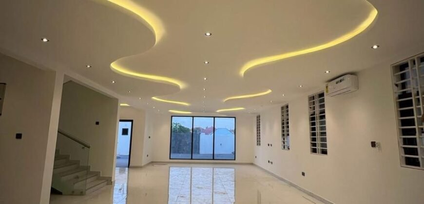 4 Bedrooms Home With For sale At Ashale-Botwe