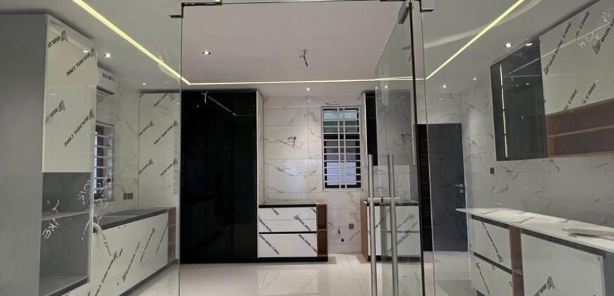 4 Bedrooms Home With For sale At Ashale-Botwe